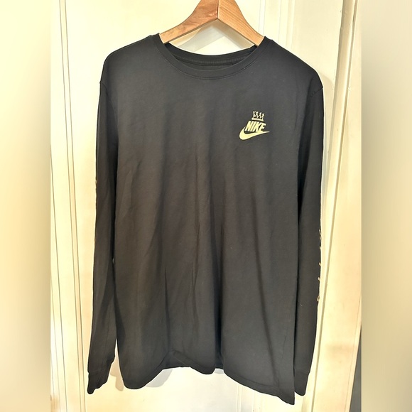 Nike The Nike Tee Athletic Cut long sleeve tee black gold basketball - Picture 1 of 7